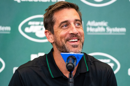 La nueva contratación de los Jets brindó una rueda de prensa.
