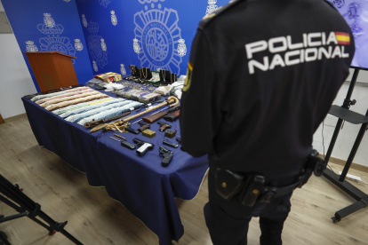 Hecho. Material incautado en una operación en uno de los focos más activos de venta de droga en Cañada Real.