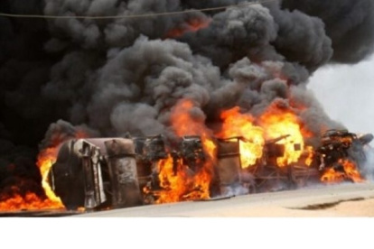 Un camión que transportaba combustible estalló en Nigeria