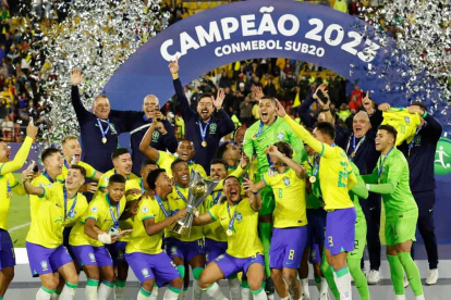 Brasil celebró el título sudamericano en febrero tras vencer a Uruguay 2-0.