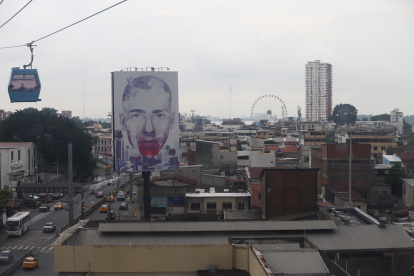 <blockquote class="twitter-tweet"><p lang="es" dir="ltr">¡Inauguramos en Guayaquil la primera galería de arte en el aire del mundo! La Alcadesa <a href="https://twitter.com/CynthiaViteri6?ref_src=twsrc%5Etfw">@CynthiaViteri6</a> y representantes de <a href="https://twitter.com/ATMGuayaquil?ref_src=twsrc%5Etfw">@ATMGuayaquil</a> inauguraron “Aeroarte”, espacio que contará con 14 obras de arte para el disfrute de los guayaquileños. <a href="https://t.co/IUStU2vgL3">pic.twitter.com/IUStU2vgL3</a></p>— Alcaldía Guayaquil (@alcaldiagye) <a href="https://twitter.com/alcaldiagye/status/1351886960416206850?ref_src=twsrc%5Etfw">January 20, 2021</a></blockquote> <script async src="https://platform.twitter.com/widgets.js" charset="utf-8"></script>