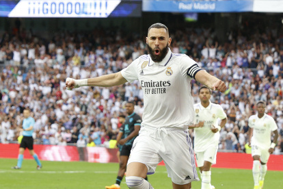 El delantero del Real Madrid Karim Benzema suma ya Benzema, triplete y récord histórico