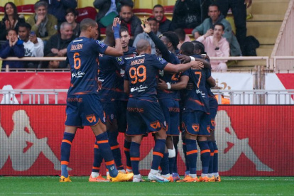 Los jugadores del Montpellier tras la goleada.