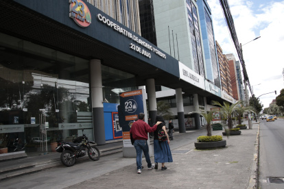 Fachadas de ccoperativas de ahorros, 23 de julio, San Francisco