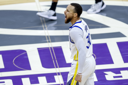 Curry es la clave de unos Warriors que ahora se  enfrentarán a los Lakers, un equipo con el que tienen un histórico de 11 partidos ganados frente a 35 victorias para los angelinos.