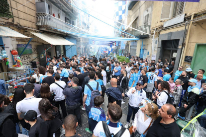 La afición del Napoli ya se alista para la fiesta de darse este jueves 3 de mayo
