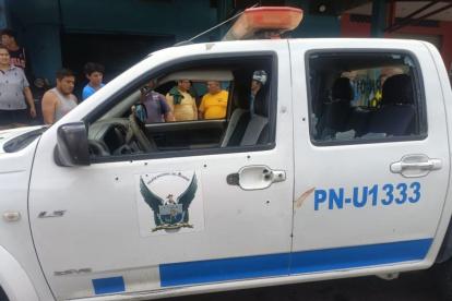 Los policías se encontraban patrullando cuando fueron atacados.