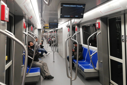 Normalidad. La mañana de este miércoles hubo mejor organización en el desplazamiento en el Metro.