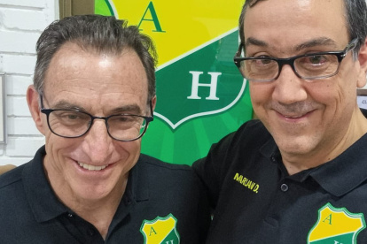 Michel Deller, principal del grupo Independiente, junto a Juan Carlos Patarroyo, presidente del Atlético Huila.