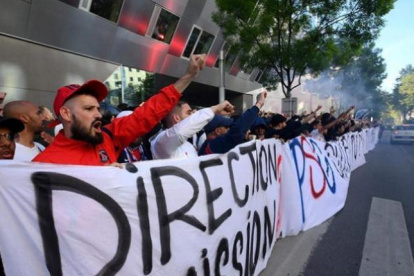 La hinchada del PSG no está contenta con sus jugadores tras los últimos resultados.