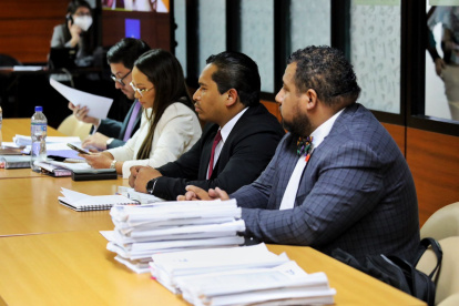 Defensa. Los abogados de los investigados acudieron a la fallida audiencia.