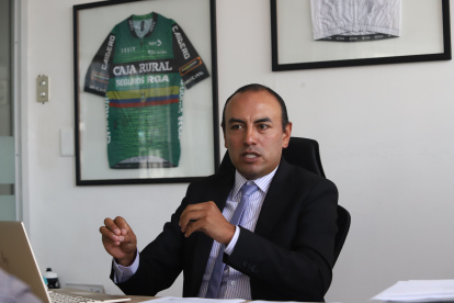 Santiago Rosero, presidente de la Federación Ecuatoriana de Ciclismo, no comparte la forma de manejar las asignaciones de parte del Ministerio.