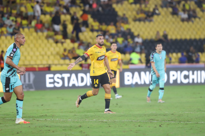 Francisco Fydriszewski (c) lleva un gol en la LigaPro y ninguno en la Libertadores, con Barcelona.