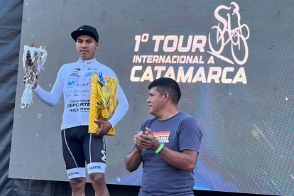 Santiago Montenegro se mantiene en el primer lugar en la competencia en Argentina.