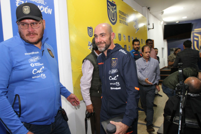 El seleccionador Félix Sánchez Bas dio a conocer que se reunirá con varios tricolores en Europa.