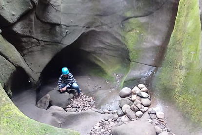 Atractivos. El cerro presenta varios senderos, cuevas y quebradas.