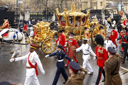 Desfilaron incluso en medio de la lluvia en Londres