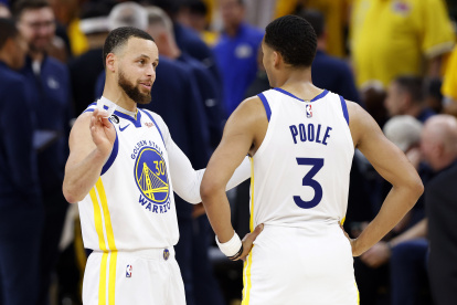 Stephen Curry, quien brilla con los Warriors en la NBA, es uno de los candidatos al premio a deportista del año.