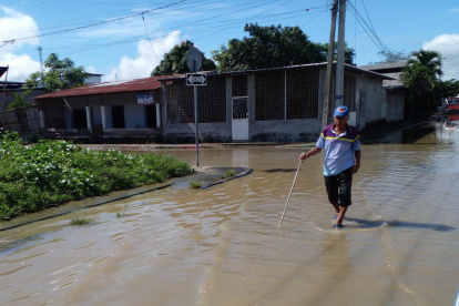 Varios cantones de Guayas están inundados por las lluvias, lo que favorece la propagación de esta enfermedad