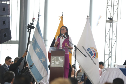 Marcela Aguiñaga tras recibir credenciales como Prefecta del Guayas.