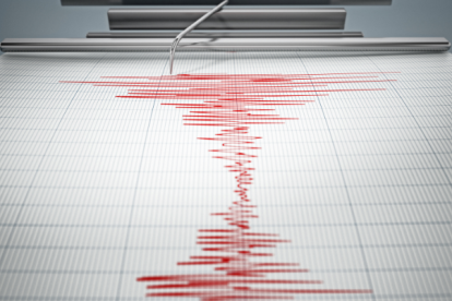 El epicentro fue a 28 kilómetros al suroeste de la localidad costera de Playas Villamil.