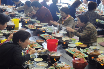 Una foto referencial sobre el banquete que disfrutaron ,los siete amigos
