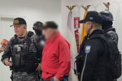 El hombre fue encontrado por agentes policiales y entregado a sus familiares