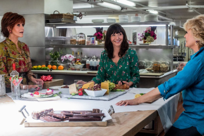 Jane Fonda, Candice Bergan.