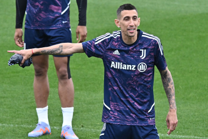 Turin (Italy), 10/05/2023.- Juventus" Angel Di Maria reacts during a training session at the Continassa in Turin, Italy, 10 May 2023. Juventus FC face Sevilla FC in their UEFA Europa League semifinal first leg soccer match on 11 May 2023 in Turin. (Italia) EFE/EPA/ALESSANDRO DI MARCO