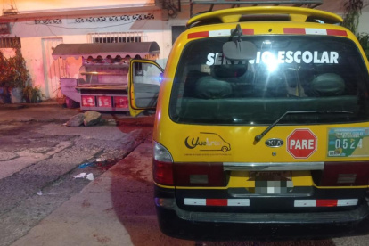 El vehículo quedó en el sitio hasta que minutos después fue retirado.