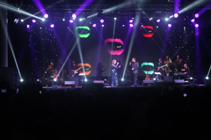 Los hermanos Lucía y Joaquín Galán hicieron un recorrido por su repertorio, en el que incluyeron varios de sus temas más icónicos.