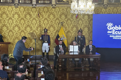 El presidente de la República, Guillermo Lasso, y las autoridades de Gobierno, en la presentación de la nueva reforma tributaria.