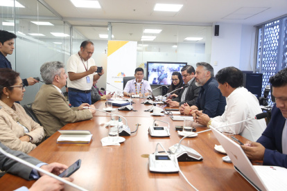 La moción de remitir el expediente contó con ocho de los nueve votos de la comisión legislativa.