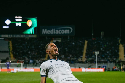 Zeki Andouni celebrando el gol de último minuto para el Basel.