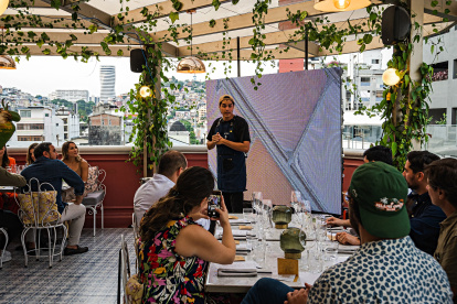 El chef Juan Carlos Samán presenta su menú.