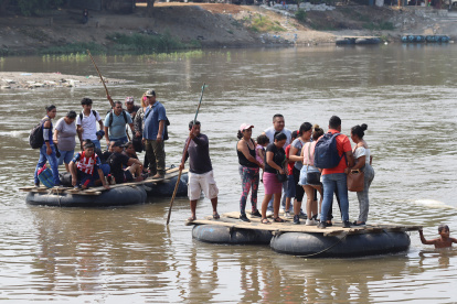 Cientos de migrantes en el sureño estado mexicano de Chiapas tienen menos oportunidades para avanzar desde la frontera sur de México, 
 EFE