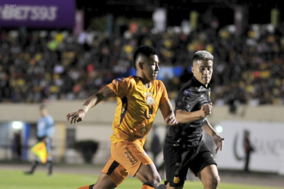 Barcelona vence 2-0 a Libertad, al término del primer tiempo.