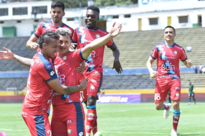 Byron Palacios hizo un doblete ante Orense y El Nacional ganó 3-1.