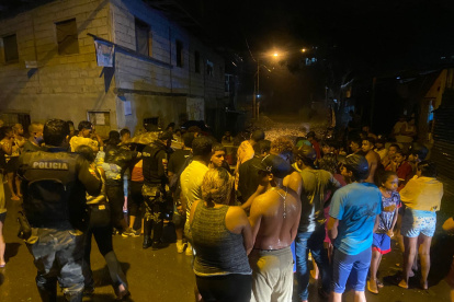 Delincuencia. La gente salió de su casa ante los gritos.