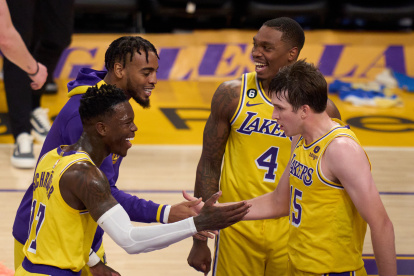 Los jugadores de Lakers festejaron tras la clasificación del fin de semana.
