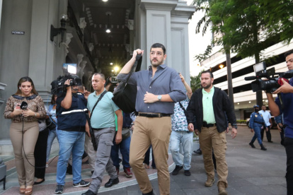 Álvarez tomó las riendas de Guayaquil tras ser posesionado.