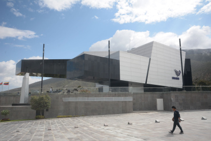 El edificio de la Unasur está ubicado en el sector de la Mitad del Mundo, en Quito.