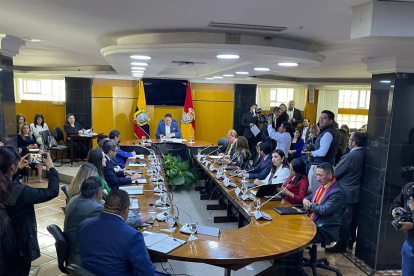 Primera sesión del concejo cantonal en Cuenca, presidido por el nuevo alcalde Cristian Zamora.