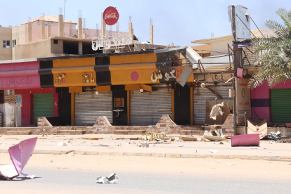 Las calles de la caípital de Sudán , Jartum, están desiertas.