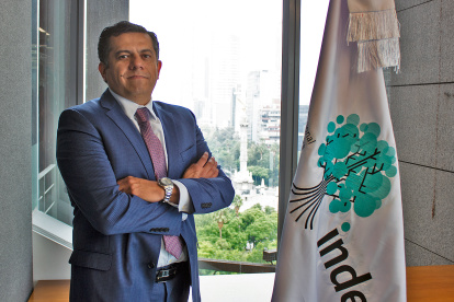 MEX5127. CIUDAD DE MÉXICO (MÉXICO), 15/05/2023.- Fotografía sin fecha cedida hoy, del presidente nacional del Consejo Nacional de la Industria Maquiladora y Manufacturera de Exportación (INDEX), Luis Manuel Hernández González, mientras posa en Ciudad de México (México). La maquila mexicana prevé una inversión de hasta 18.000 millones de dólares este año gracias al fenómeno de relocalización de cadenas o “nearshoring”, reveló este lunes a EFE Luis Manuel Hernández, líder del sector. EFE/ INDEX /SOLO USO EDITORIAL/SOLO DISPONIBLE PARA ILUSTRAR LA NOTICIA QUE ACOMPAÑA (CRÉDITO OBLIGATORIO)