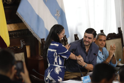 Blanca López es designada como vicealcaldesa de Guayaquil en la sesión inaugural del Concejo Municipal.