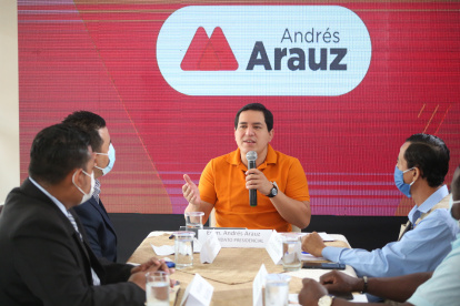Andrés Aráuz dirige una actividad proselitista, cuando transcurría la campaña electoral para las presidenciales.