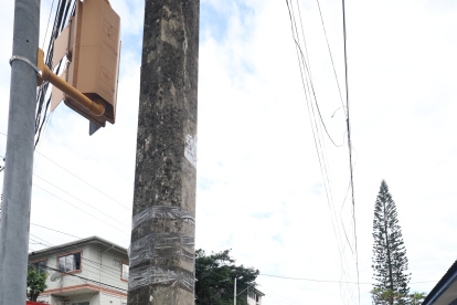 Las vigas se pueden ver en la base del poste