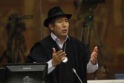 Mientras Salvador Quishpe a anunciaba que Pachakutik daría los votos para la censura y destitución de Lasso, once legisladores de esa bancada decían que se oponen a eso.