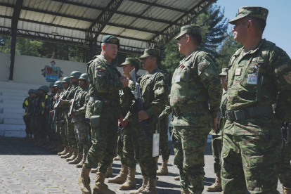Nelson Proaño, jefe del Comando Conjunto de las Fuerzas Armadas dio a conocer su posición frente a la muerte cruzada.
